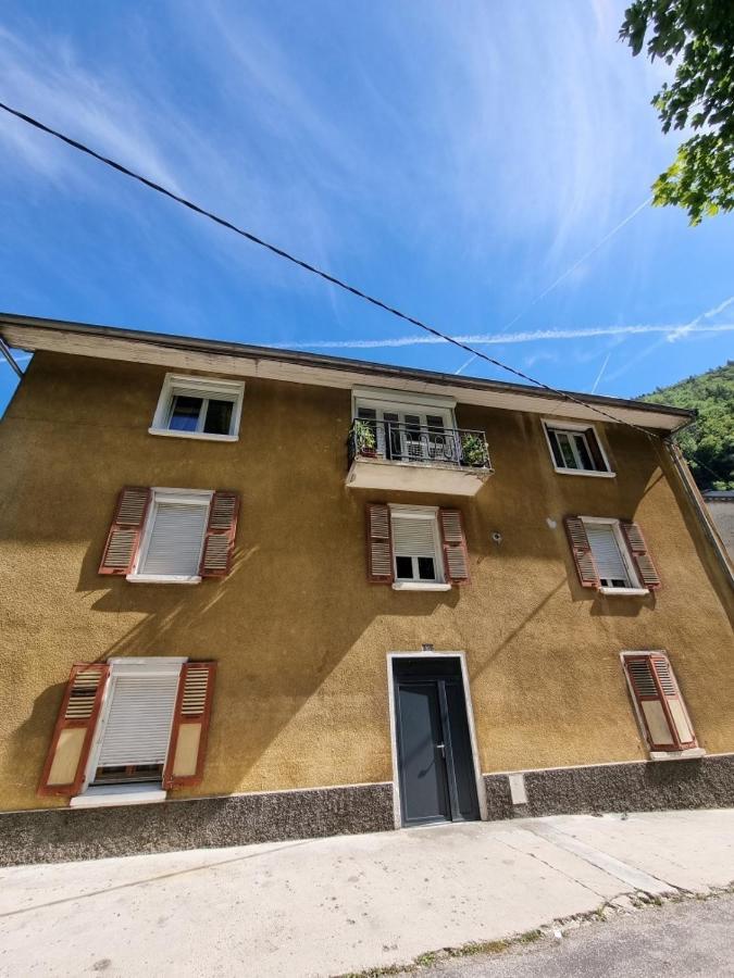 Apartment T2 Calme - Wifi Morez
